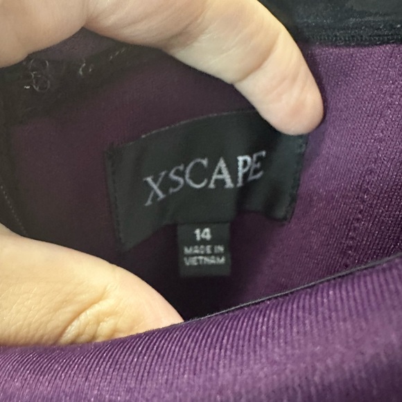 NWT XSCAPE Scuba Crepe Long Off the Shoulder Gown. - Picture 6 of 6